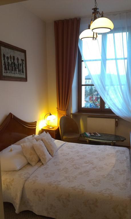 Hotel Bristol ทาร์นูฟ ห้อง รูปภาพ